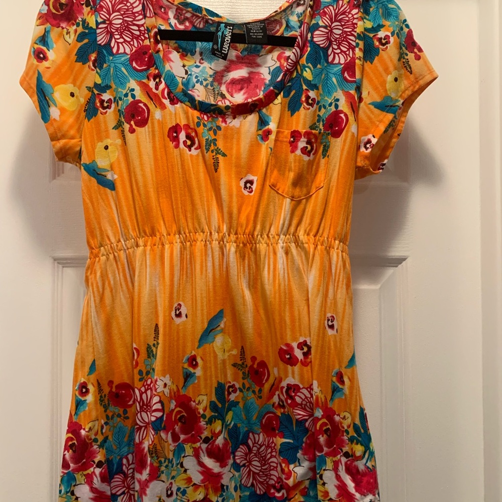 Weavers cinch waisted top